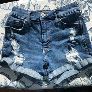 Hollister “High-Rise Short-Short” advanced stretch